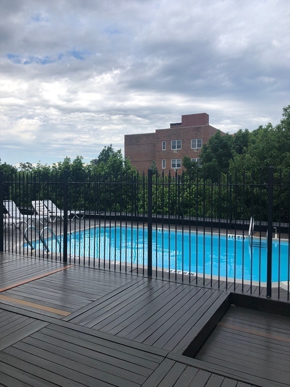 125 Pleasant # 608