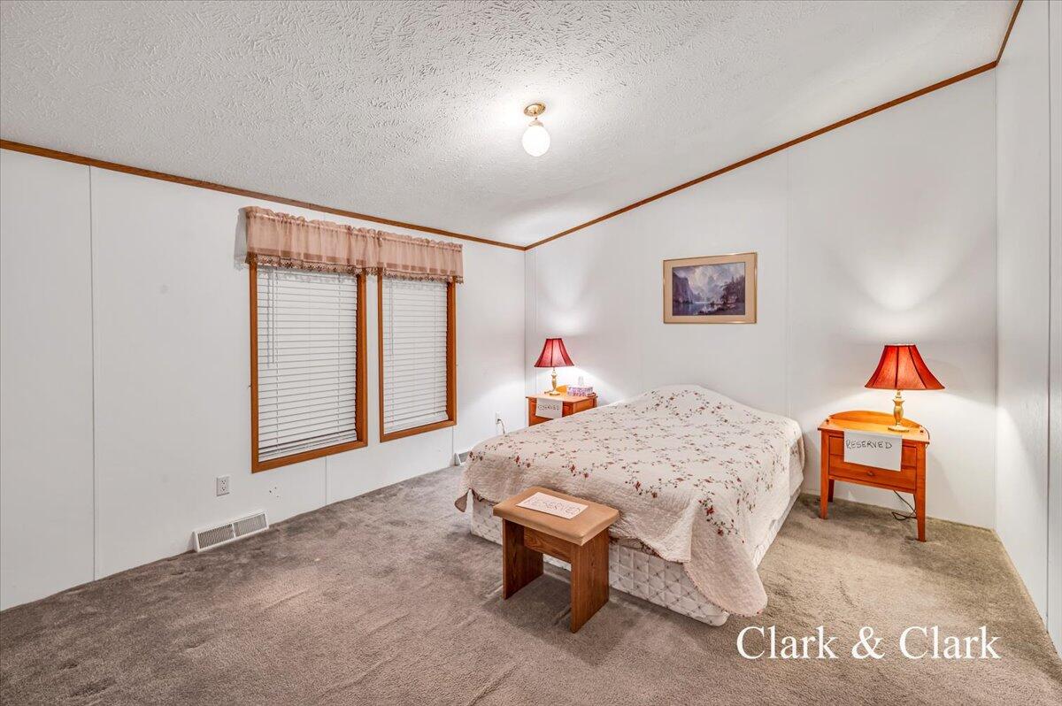 11400 Riverside Drive