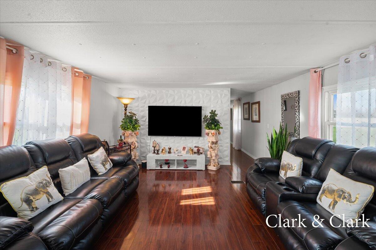 4510 N Douglas Road