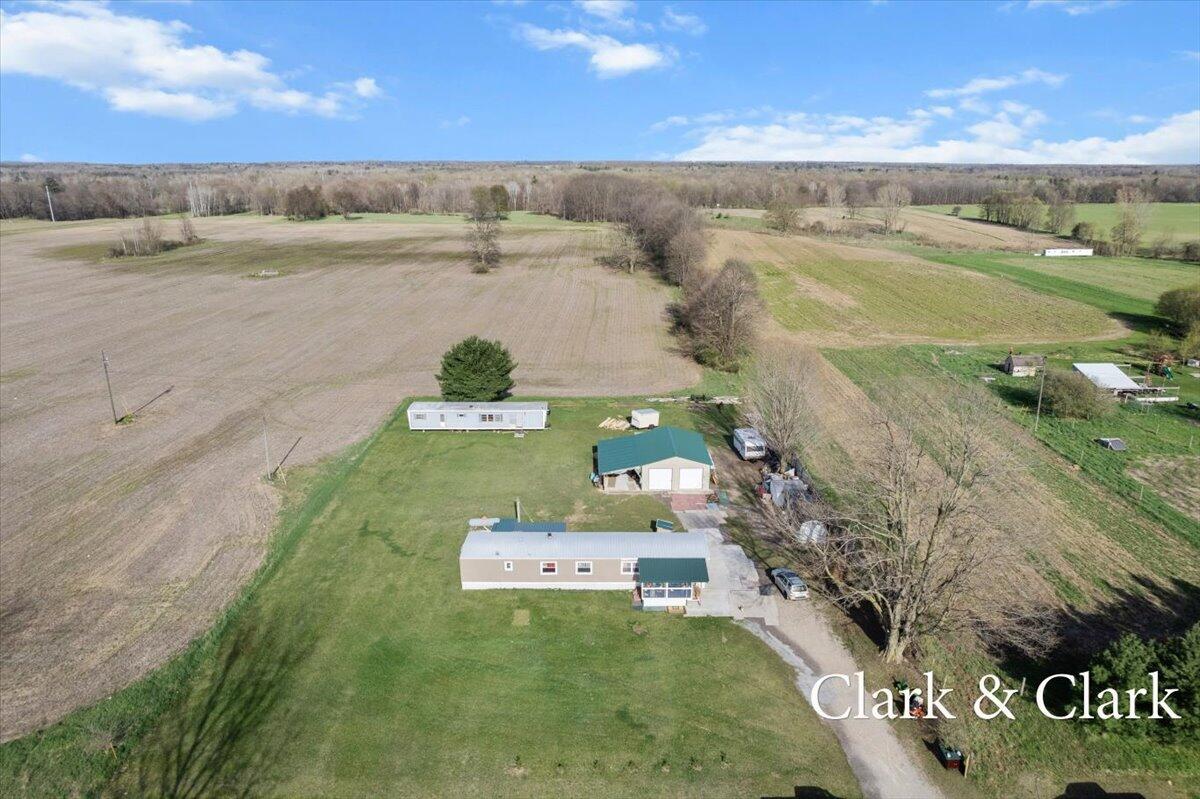 4510 N Douglas Road