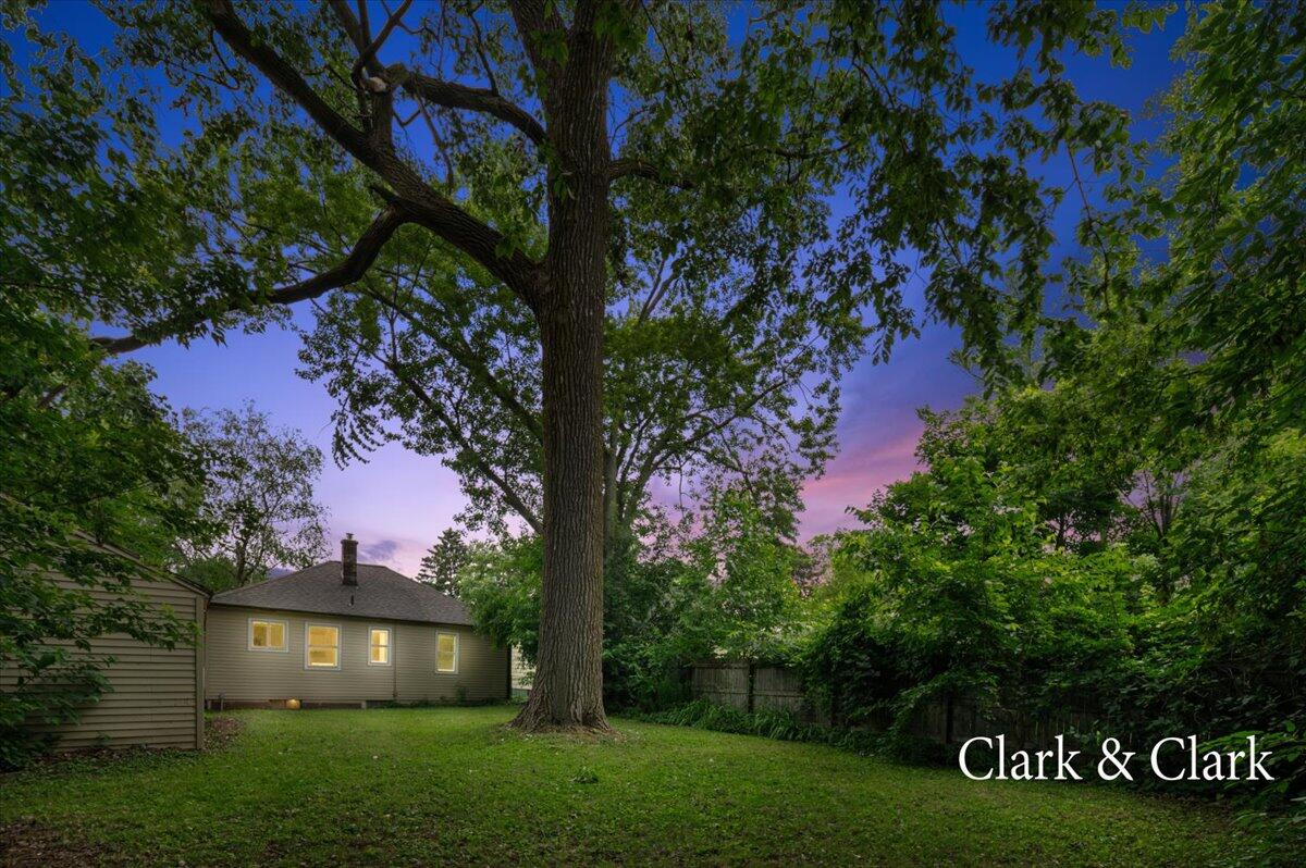 1320 Edith Avenue NE