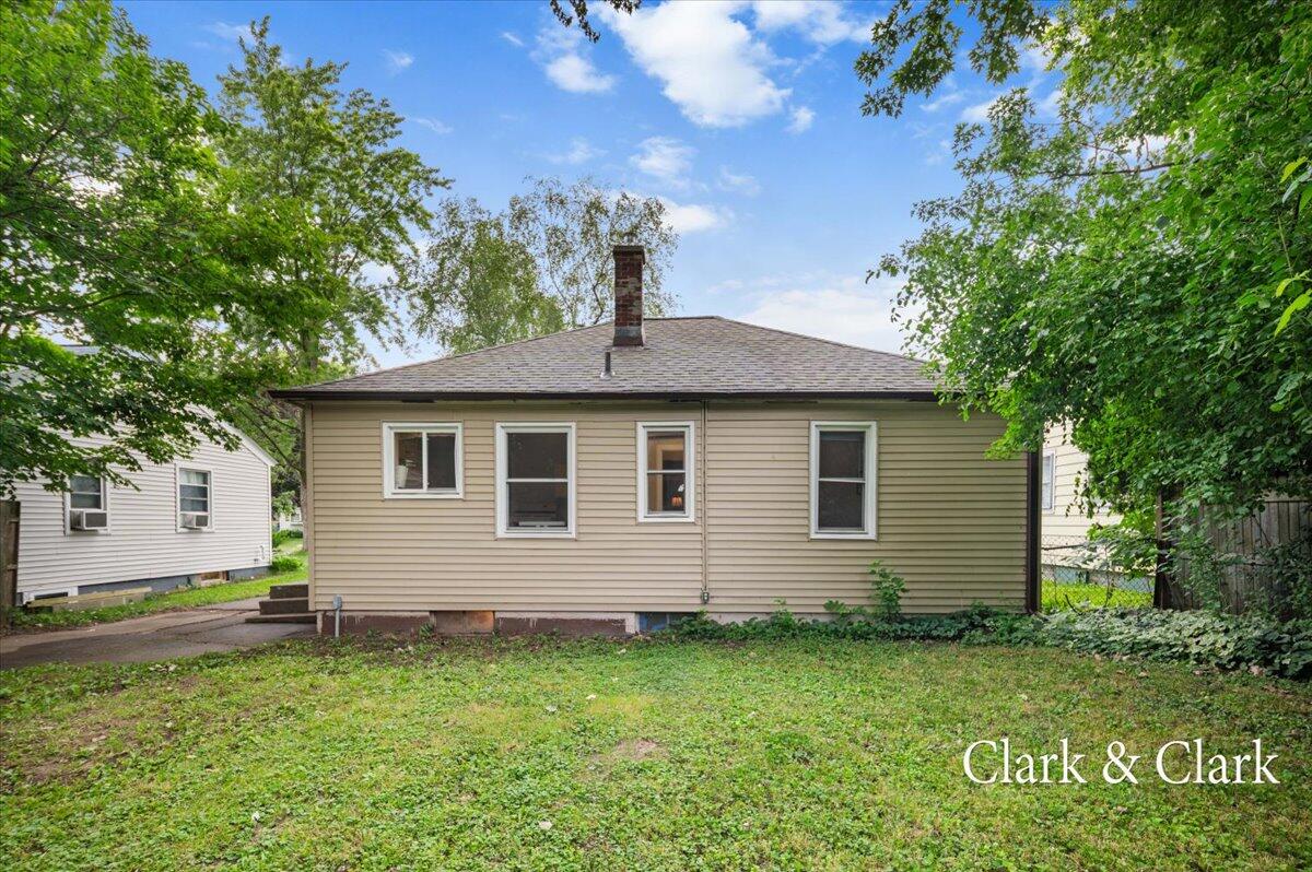 1320 Edith Avenue NE