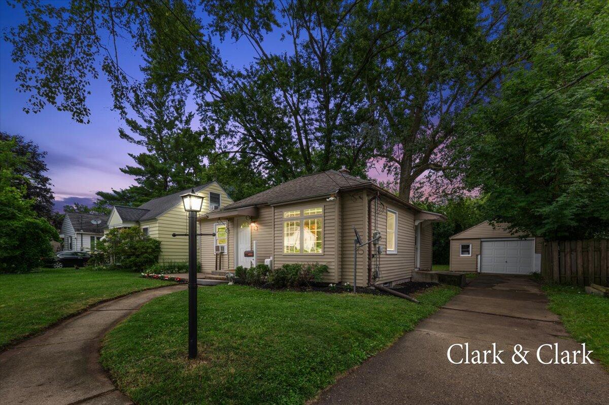 1320 Edith Avenue NE