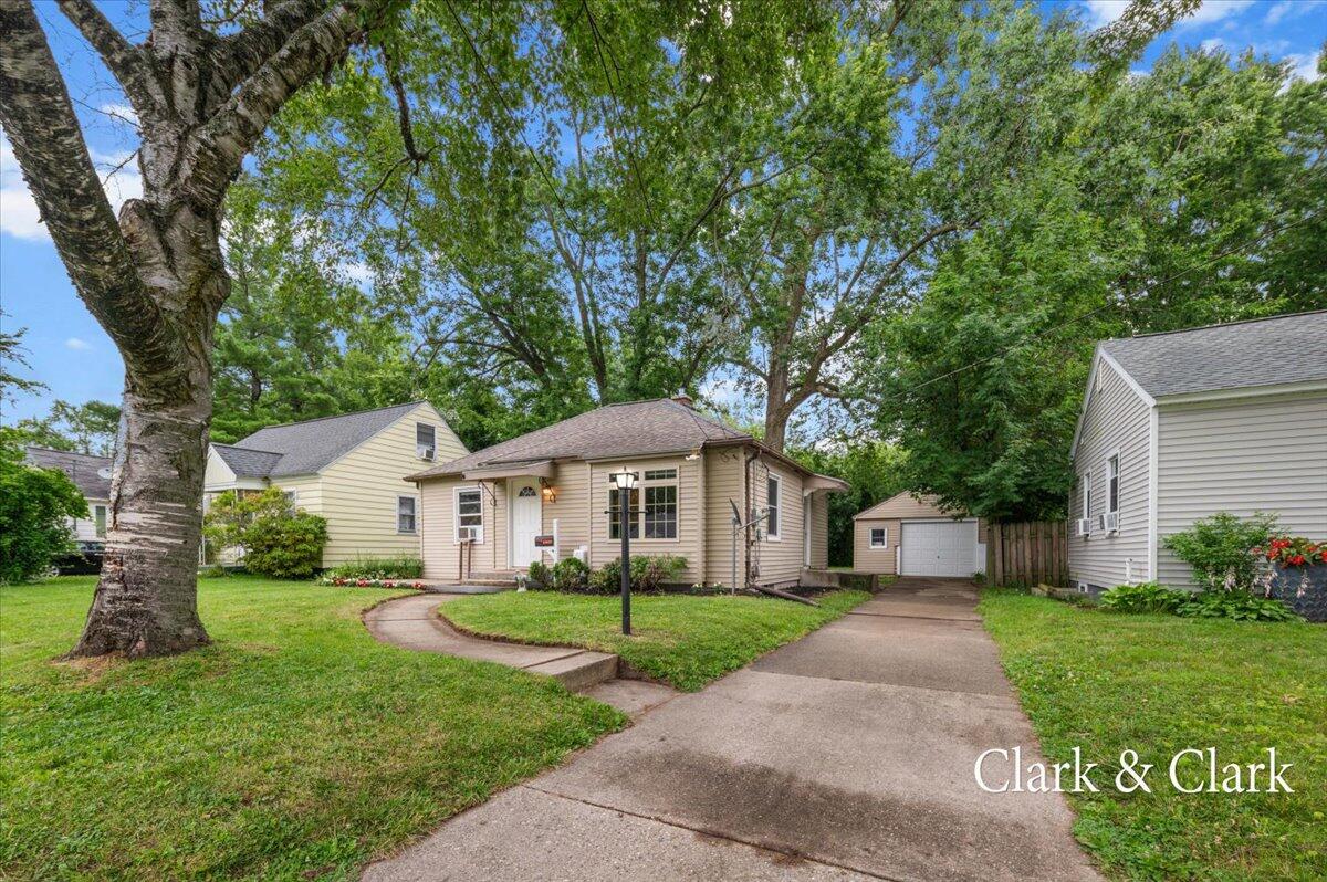 1320 Edith Avenue NE