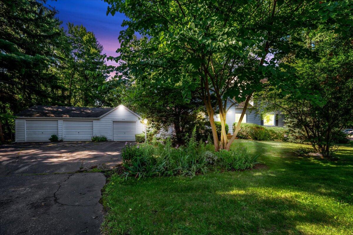 5868 Lake Michigan Drive