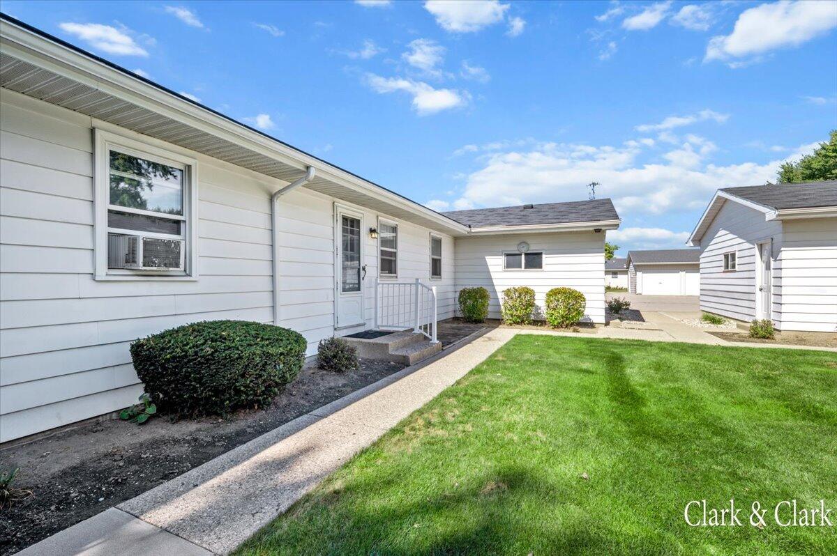 785 Andover Street SE, 8