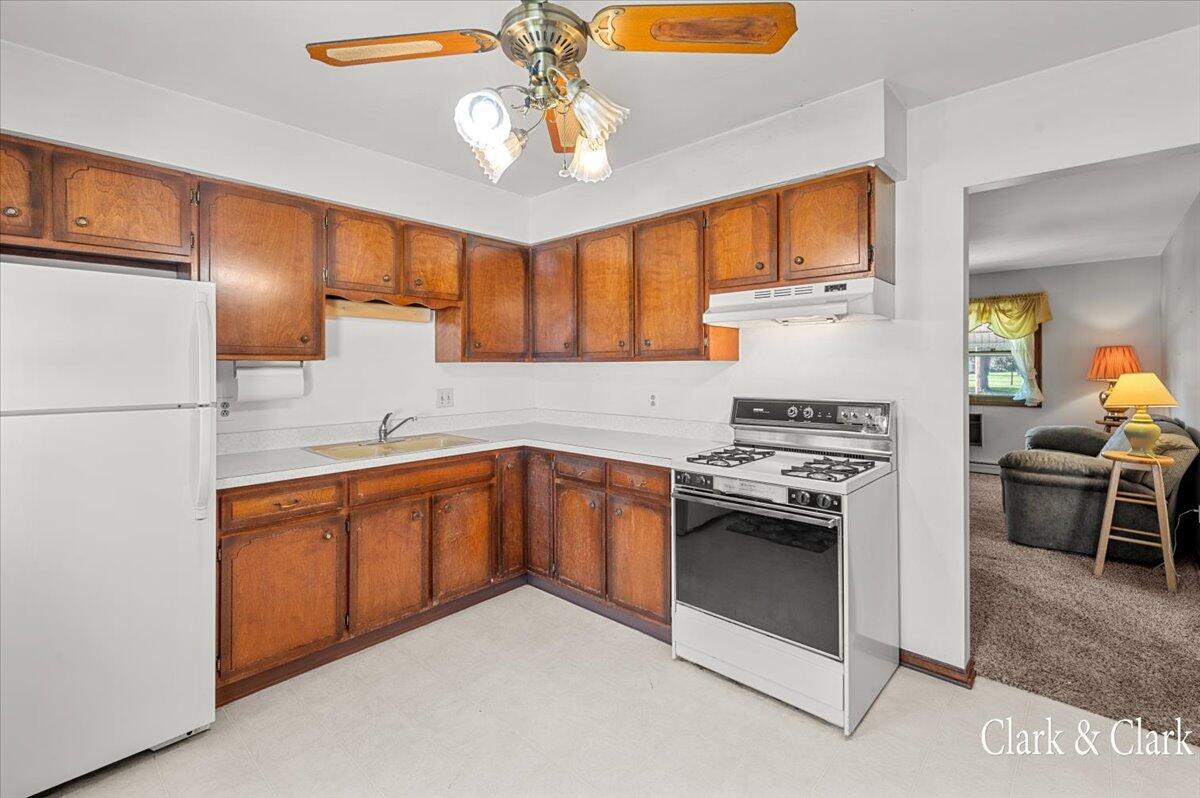 785 Andover Street SE, 8