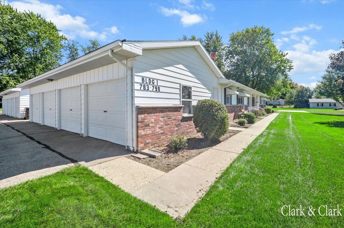 785 Andover Street SE, 8