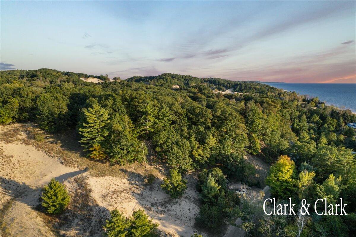 3556 Lakeview Drive, 4