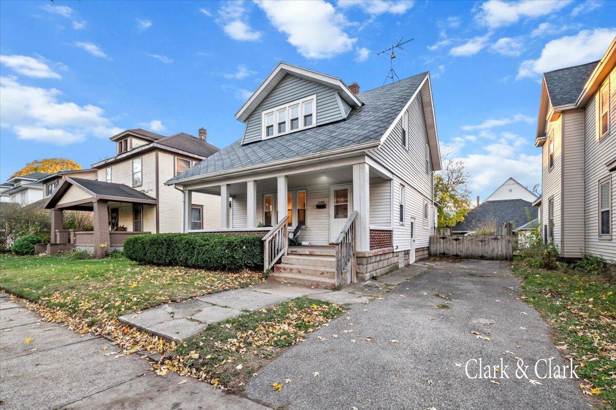 2105 Francis Avenue SE