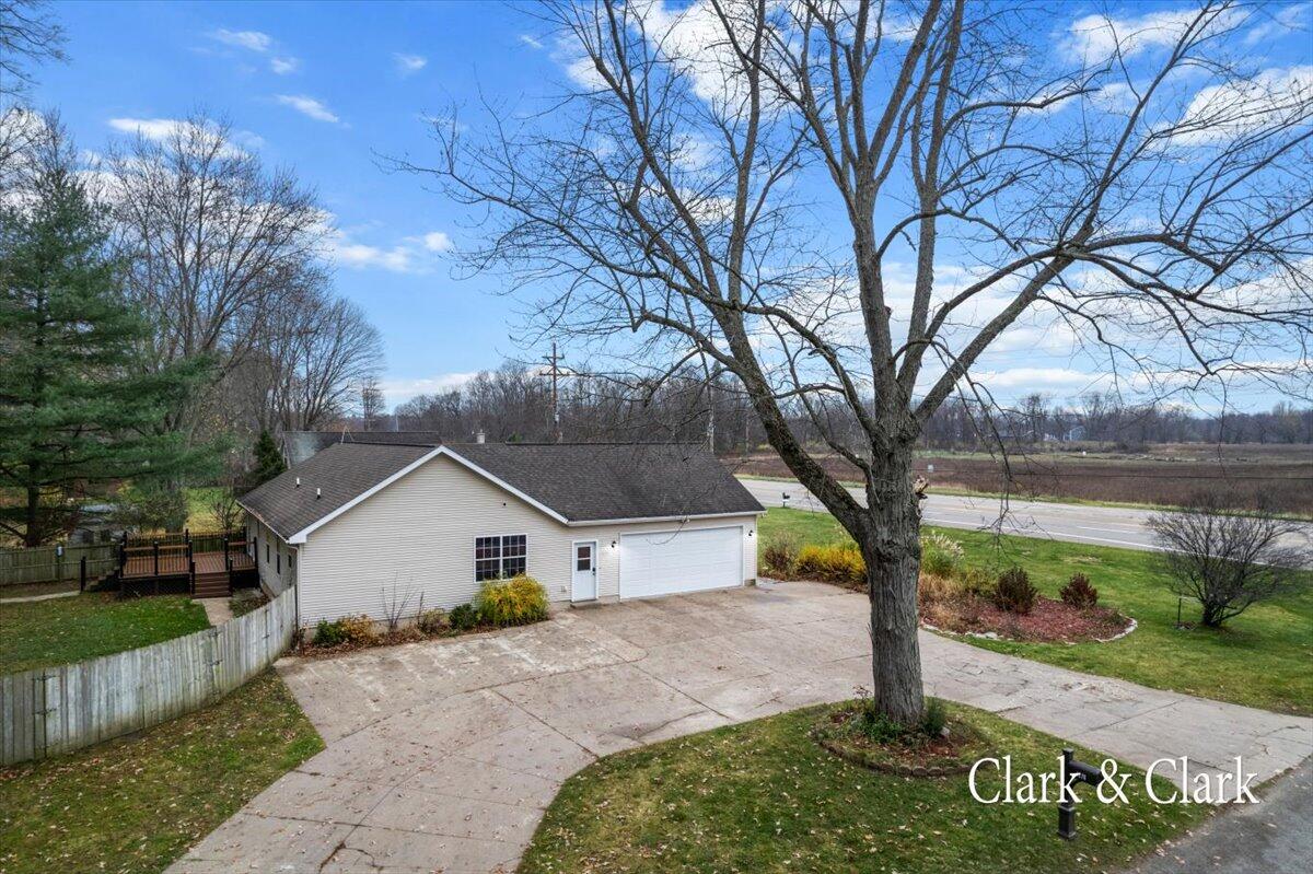 1276 Lake Michigan Drive NW