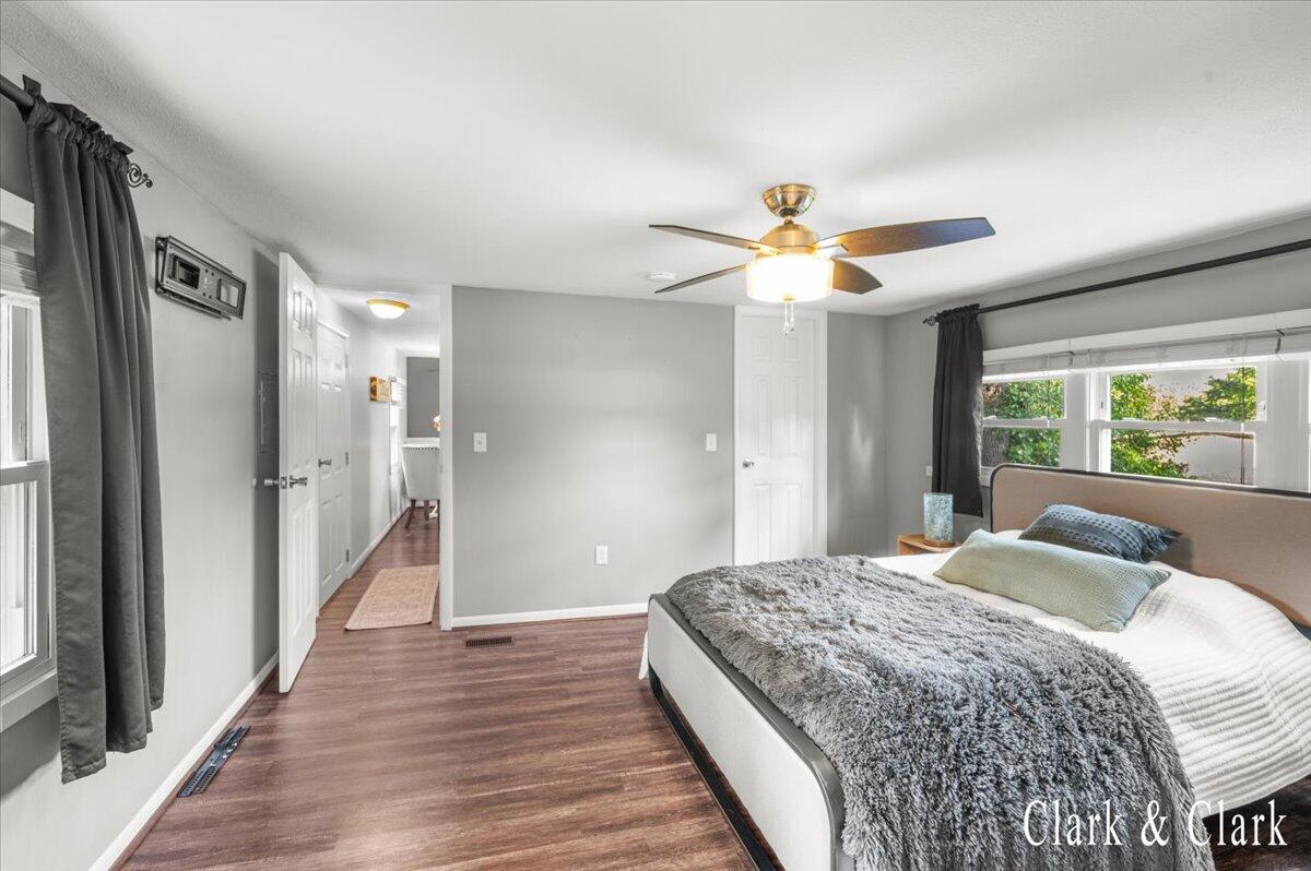 1873 Veronica Street SE