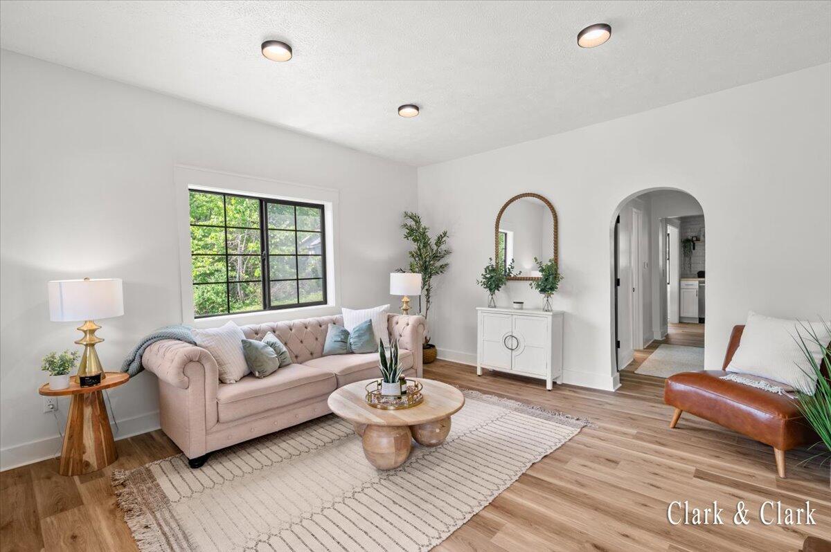 820 Hackett Street