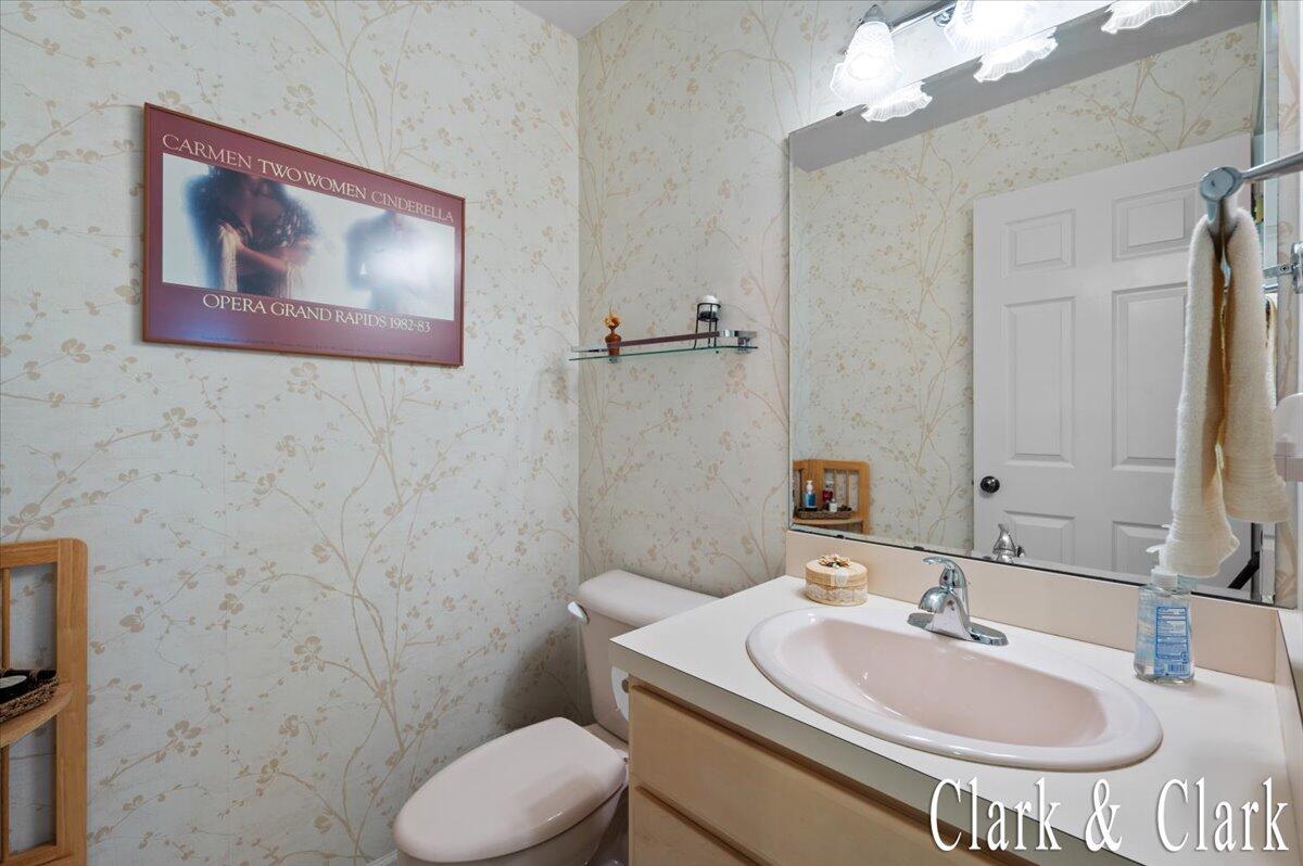 1950 Hidden Oak Court SE