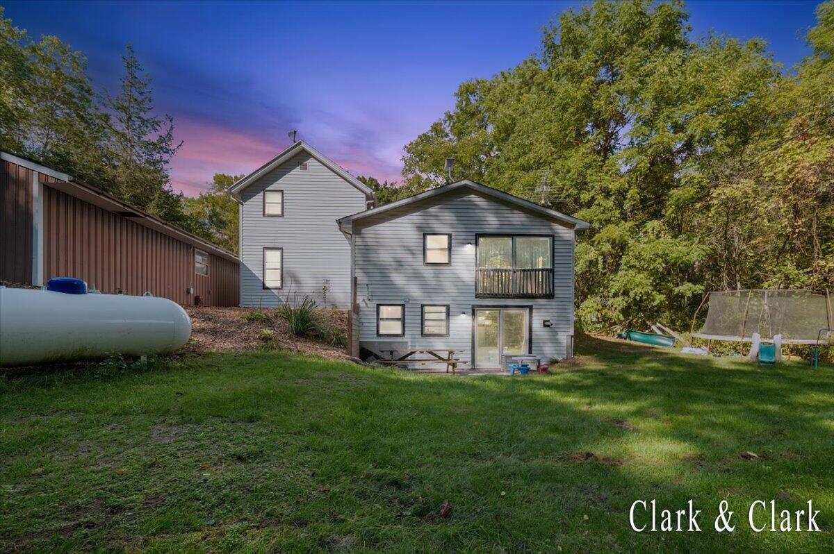 10726 16 Mile Road NE