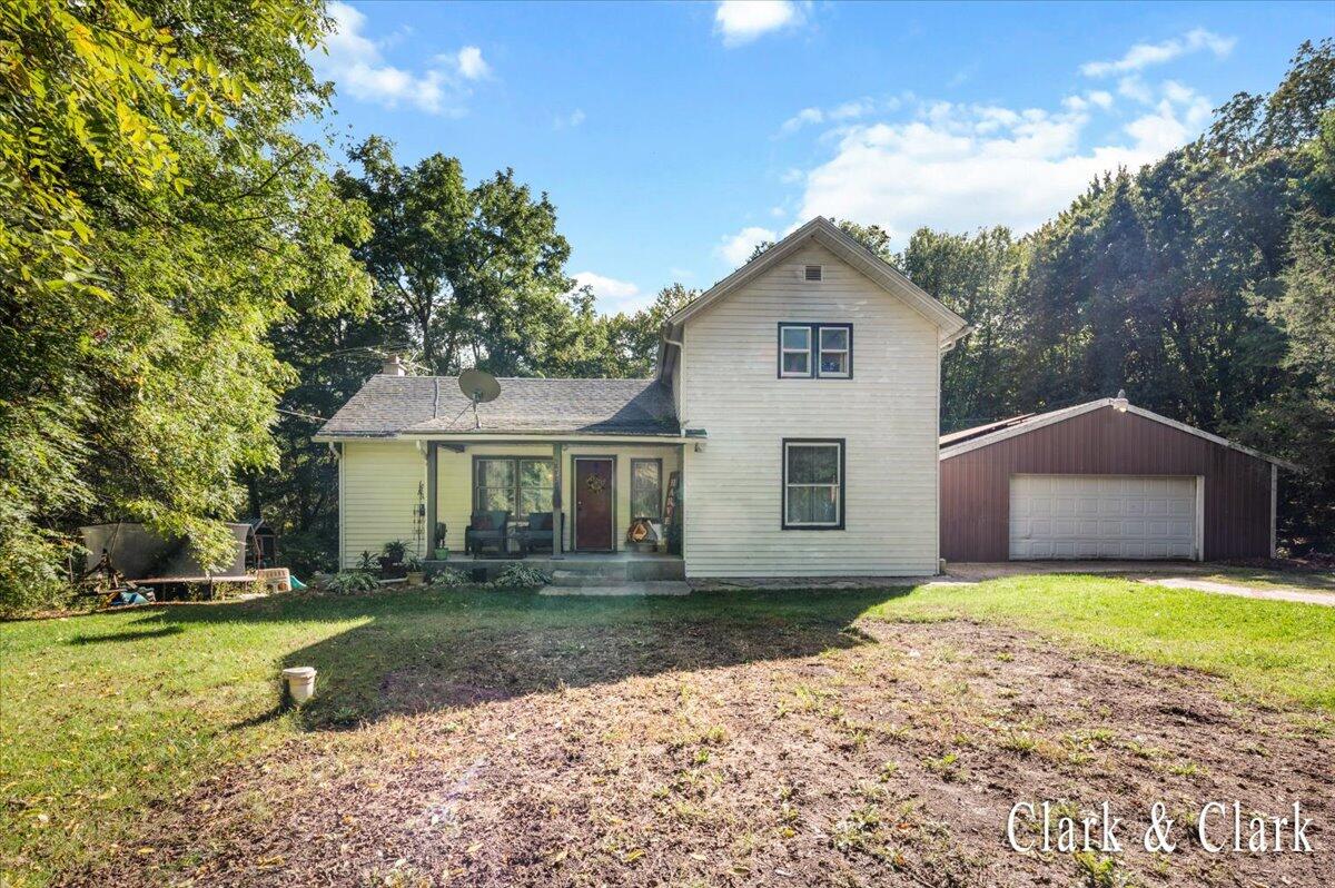 10726 16 Mile Road NE