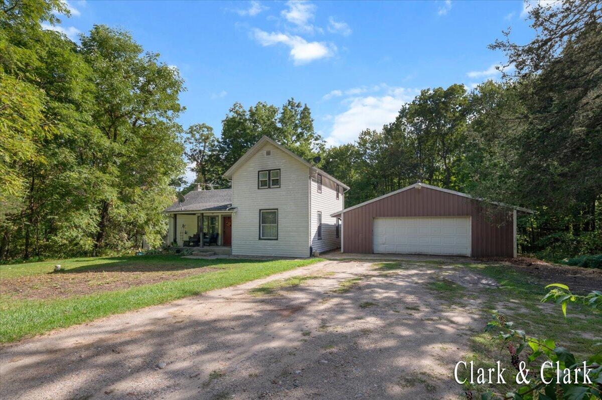 10726 16 Mile Road NE