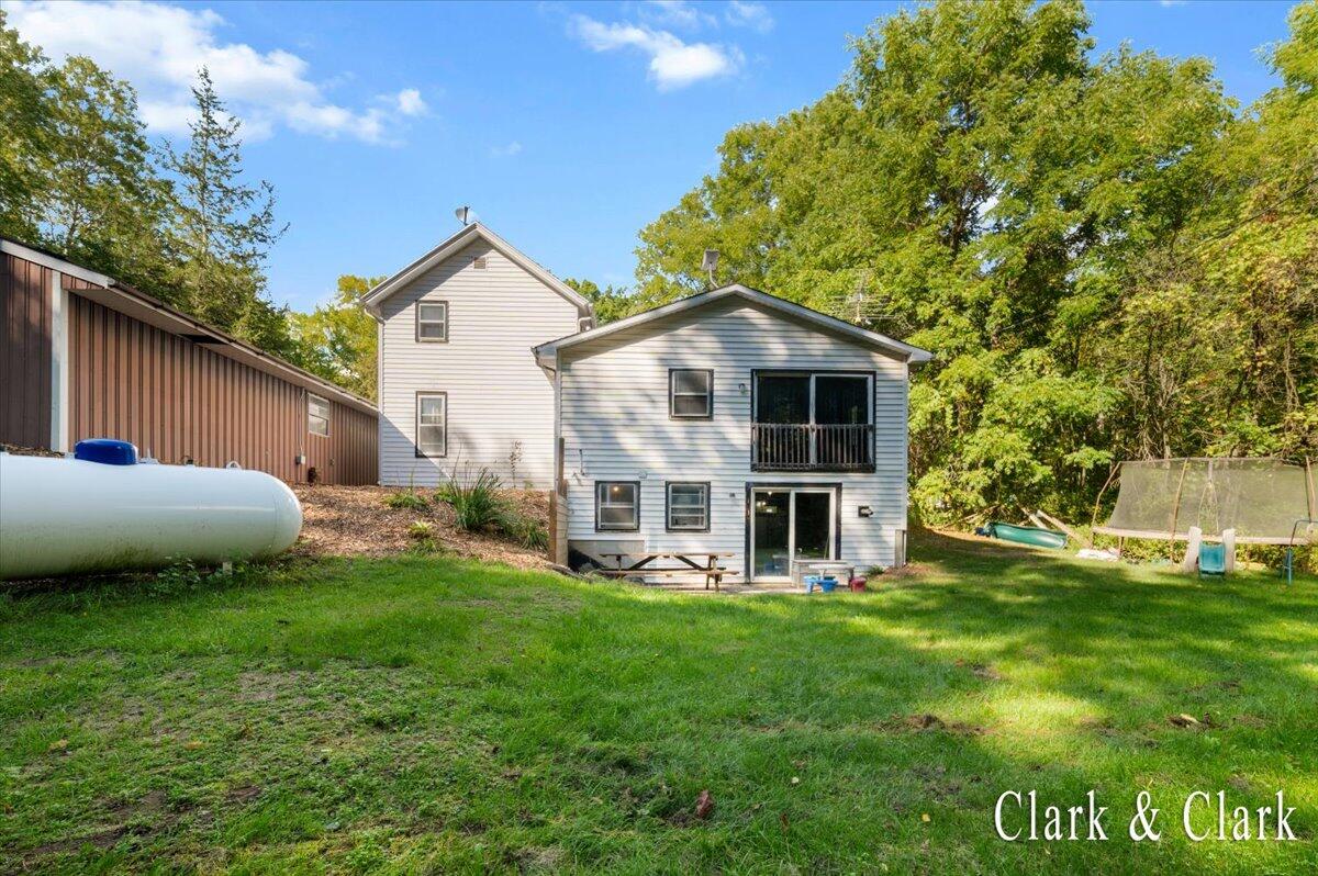 10726 16 Mile Road NE