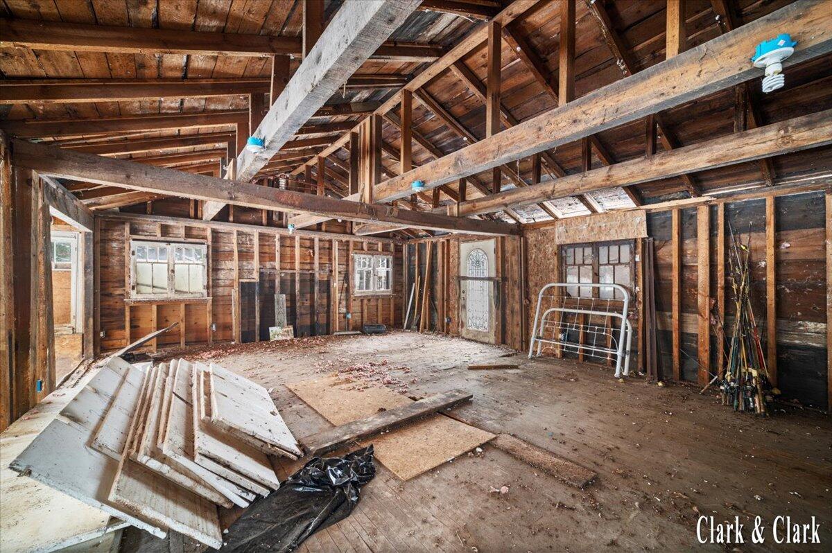 1538 W 68th Street