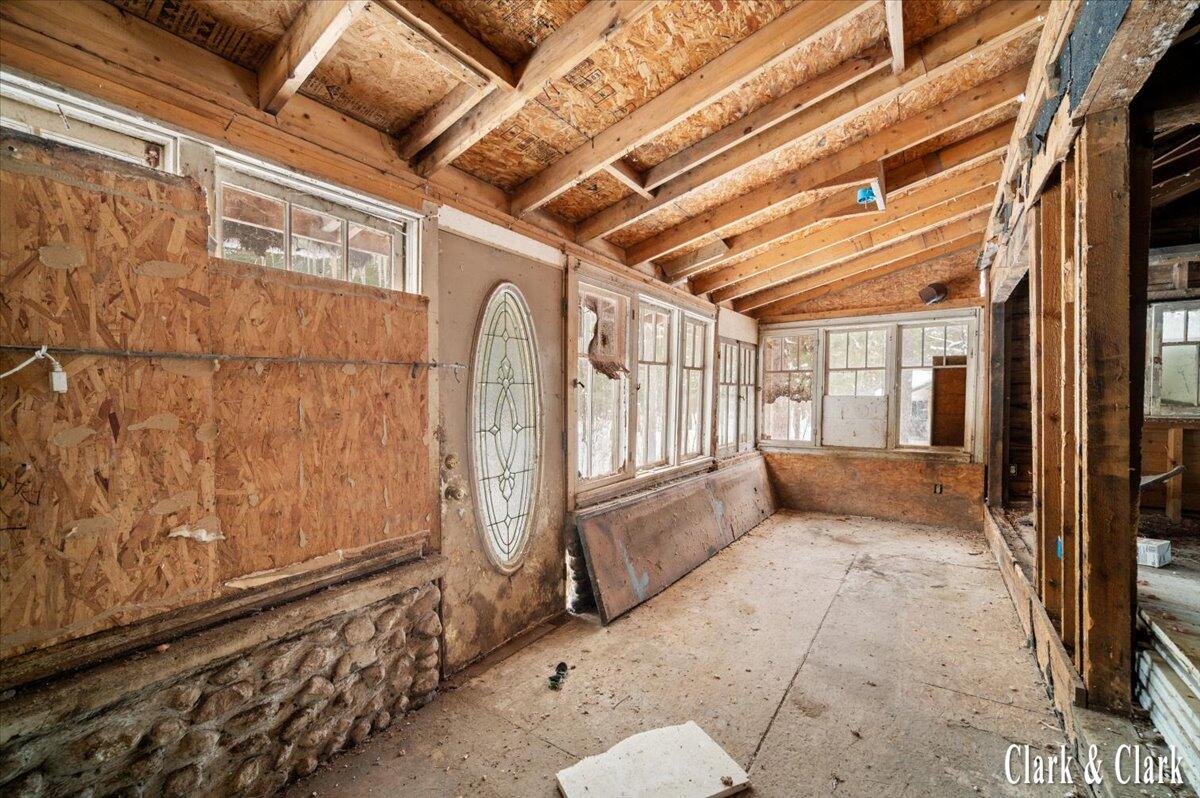 1538 W 68th Street