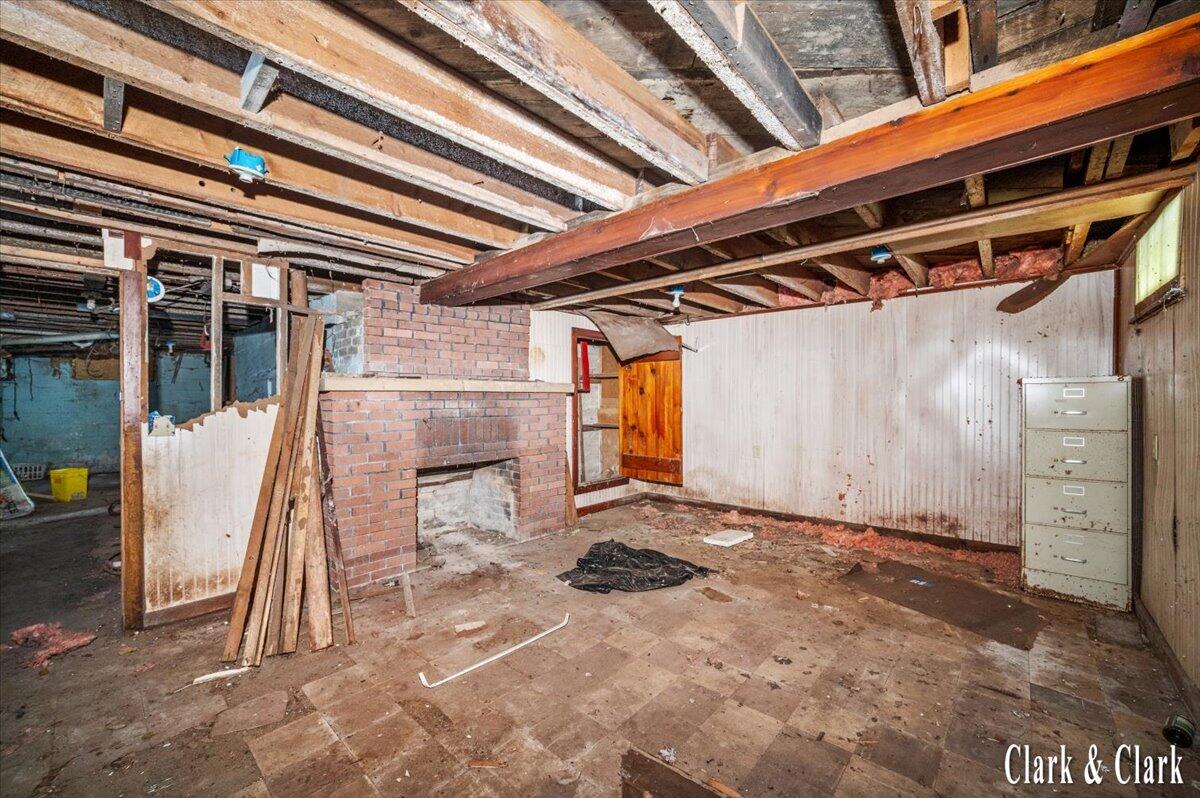1538 W 68th Street