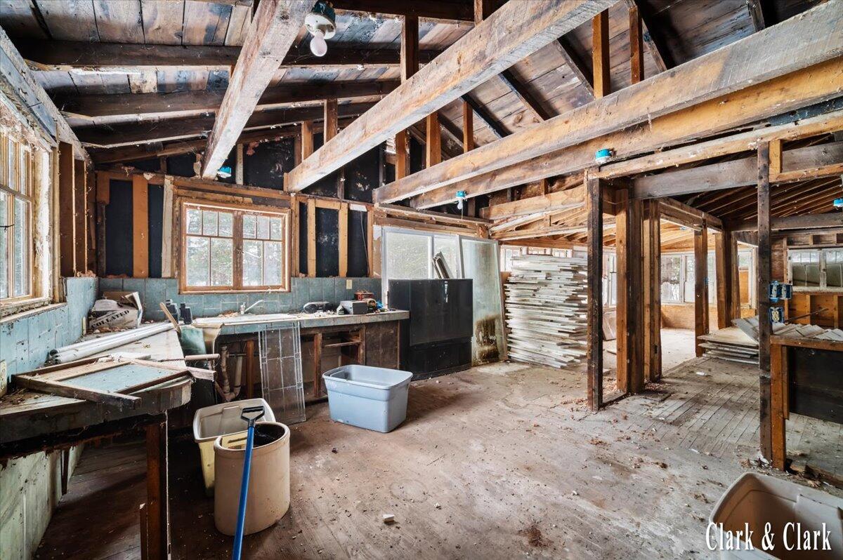 1538 W 68th Street