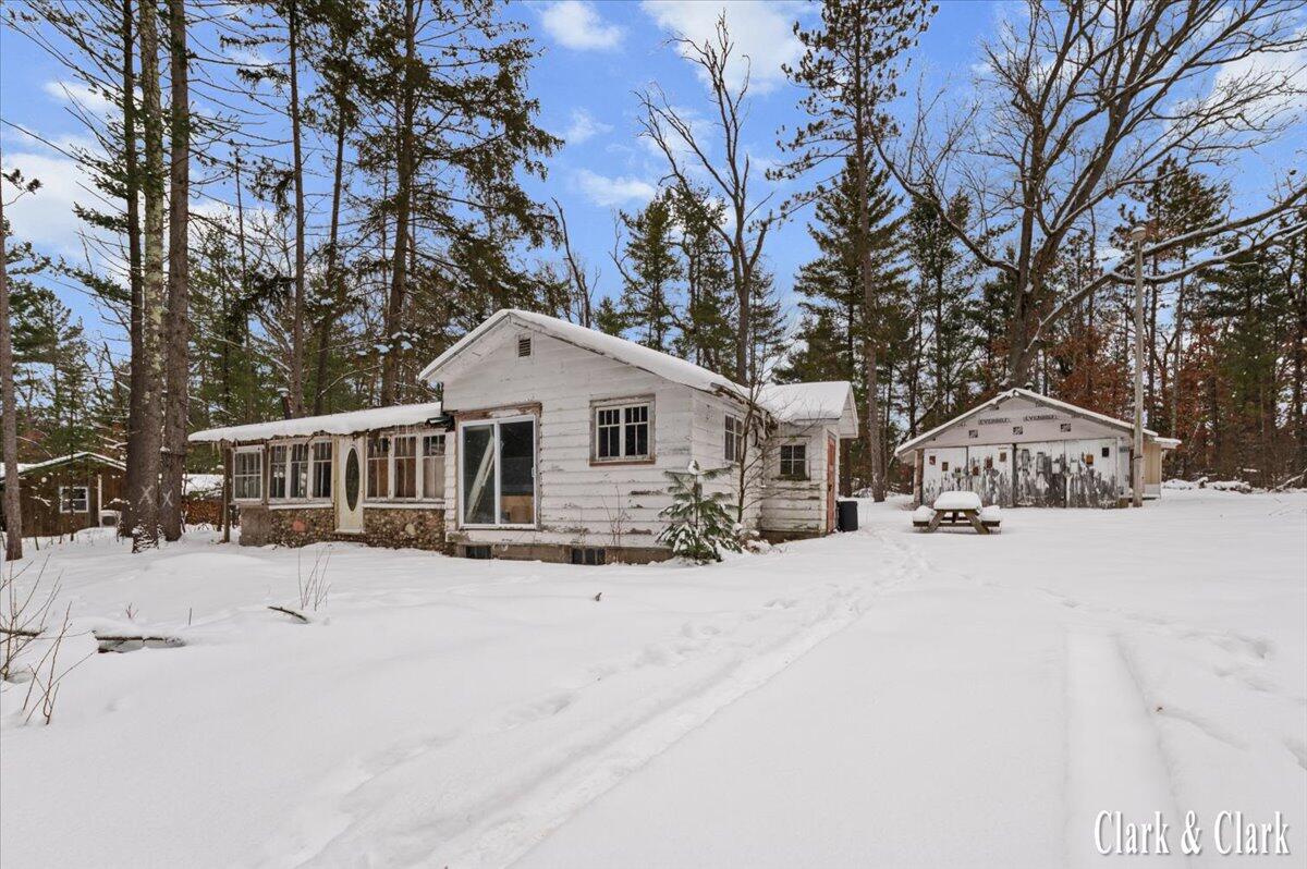 1538 W 68th Street