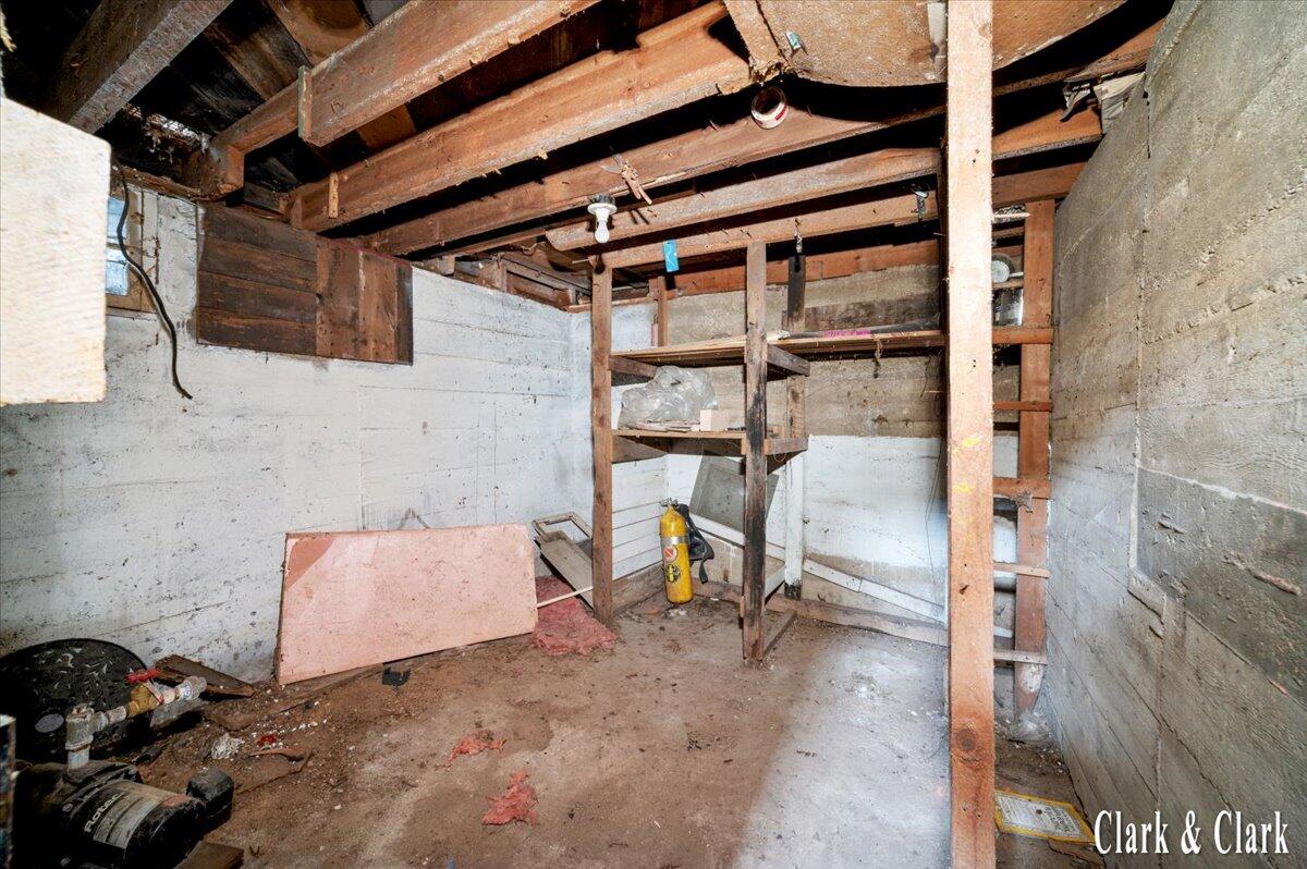1538 W 68th Street