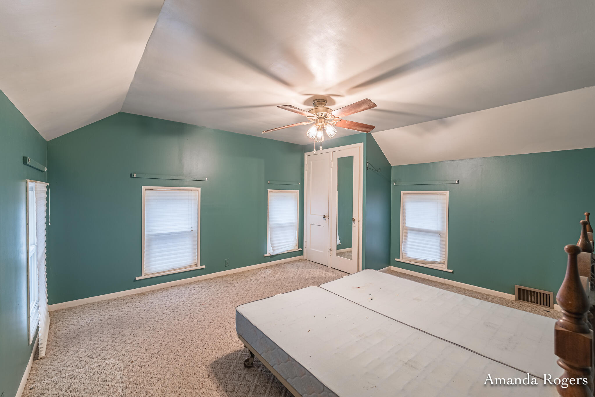 926 E Main Street SE