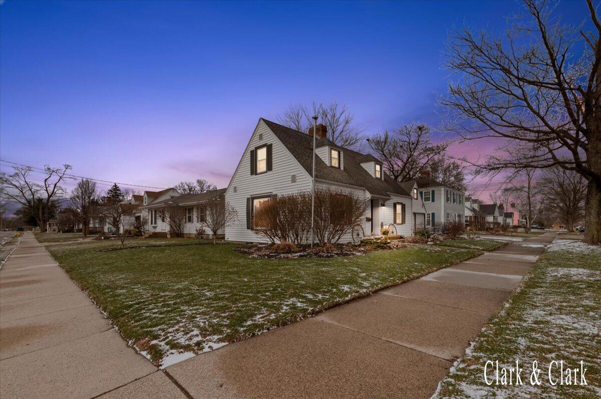 2101 Houseman Avenue NE