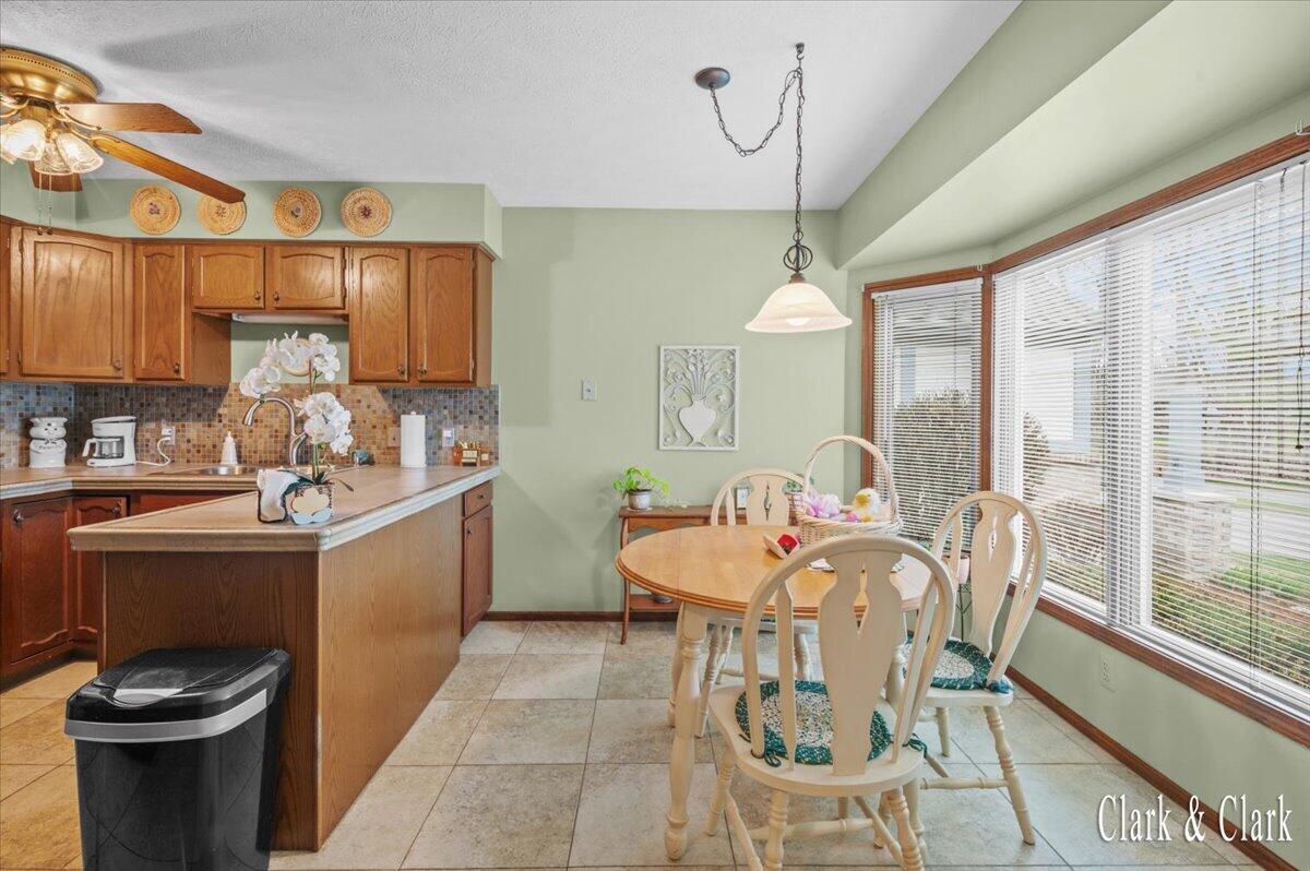 3167 Maple Villa Drive SE