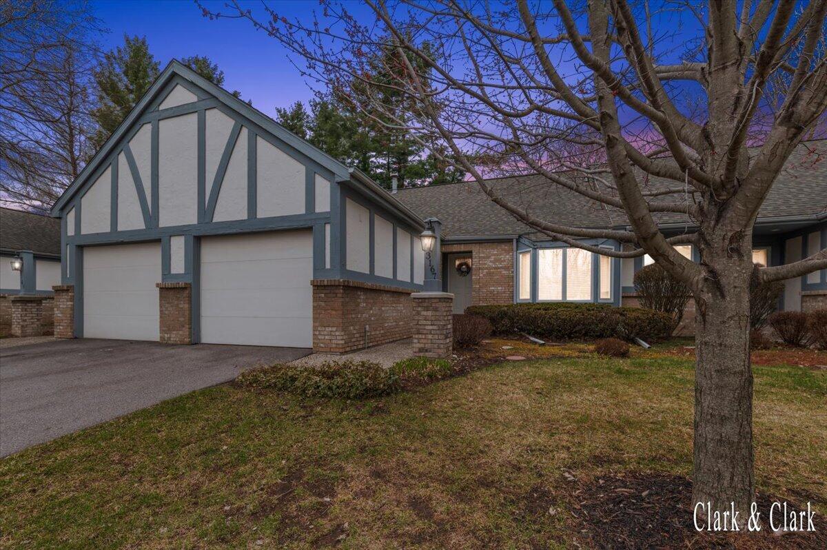 3167 Maple Villa Drive SE