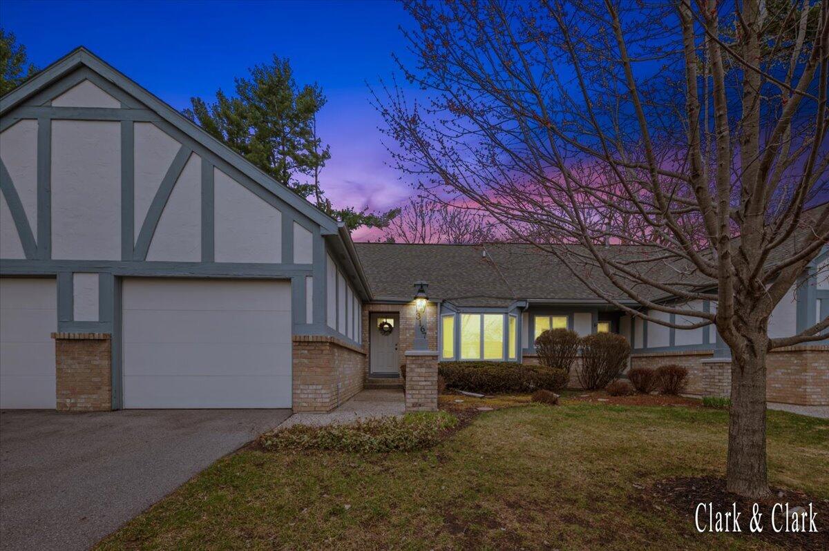 3167 Maple Villa Drive SE