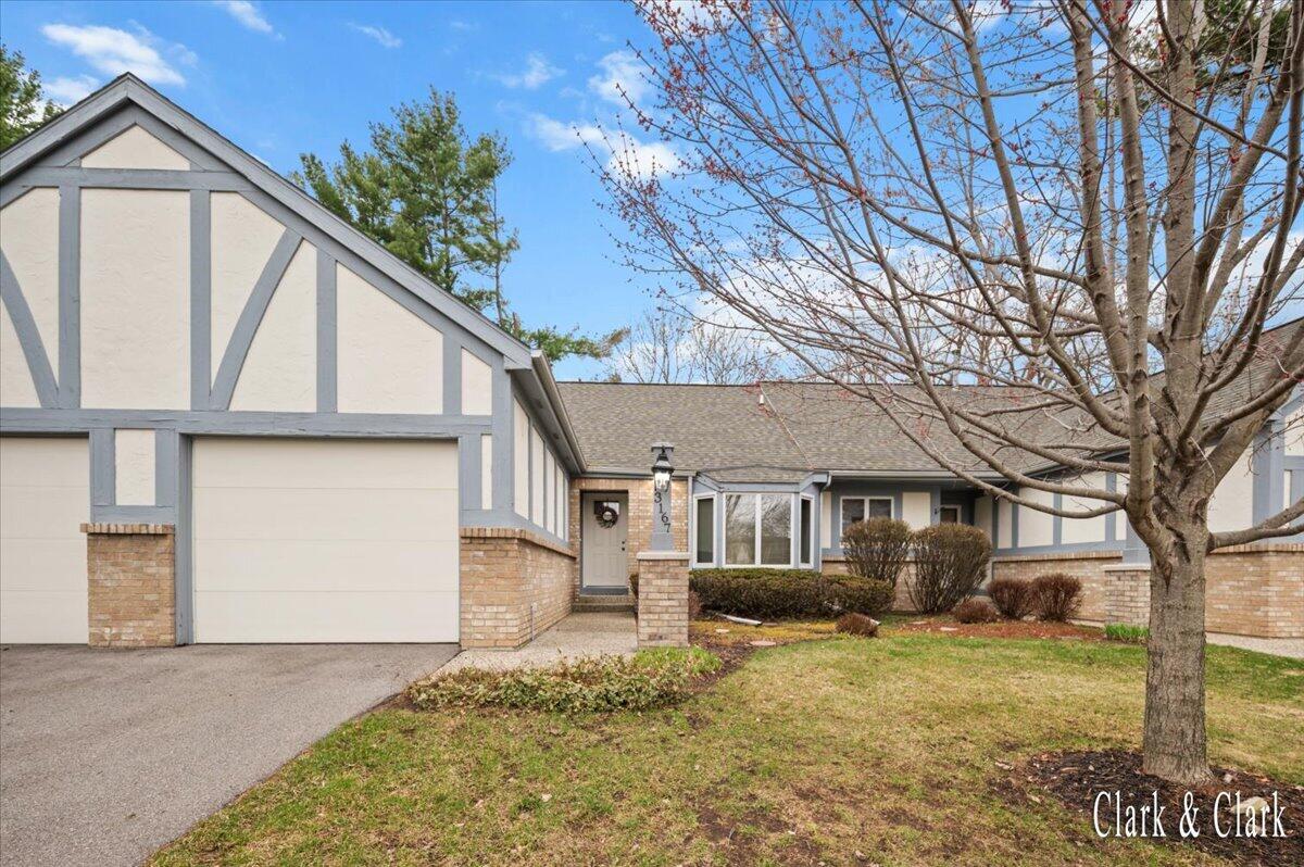 3167 Maple Villa Drive SE
