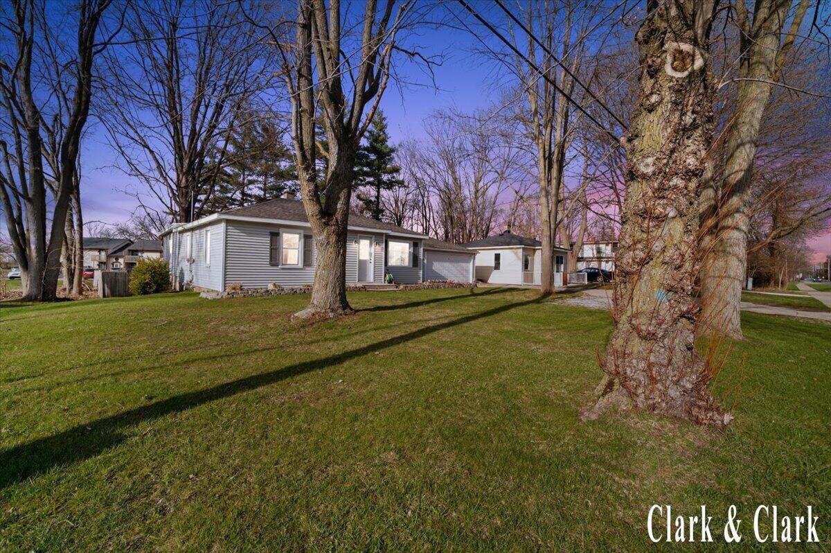 525 W Randall Street