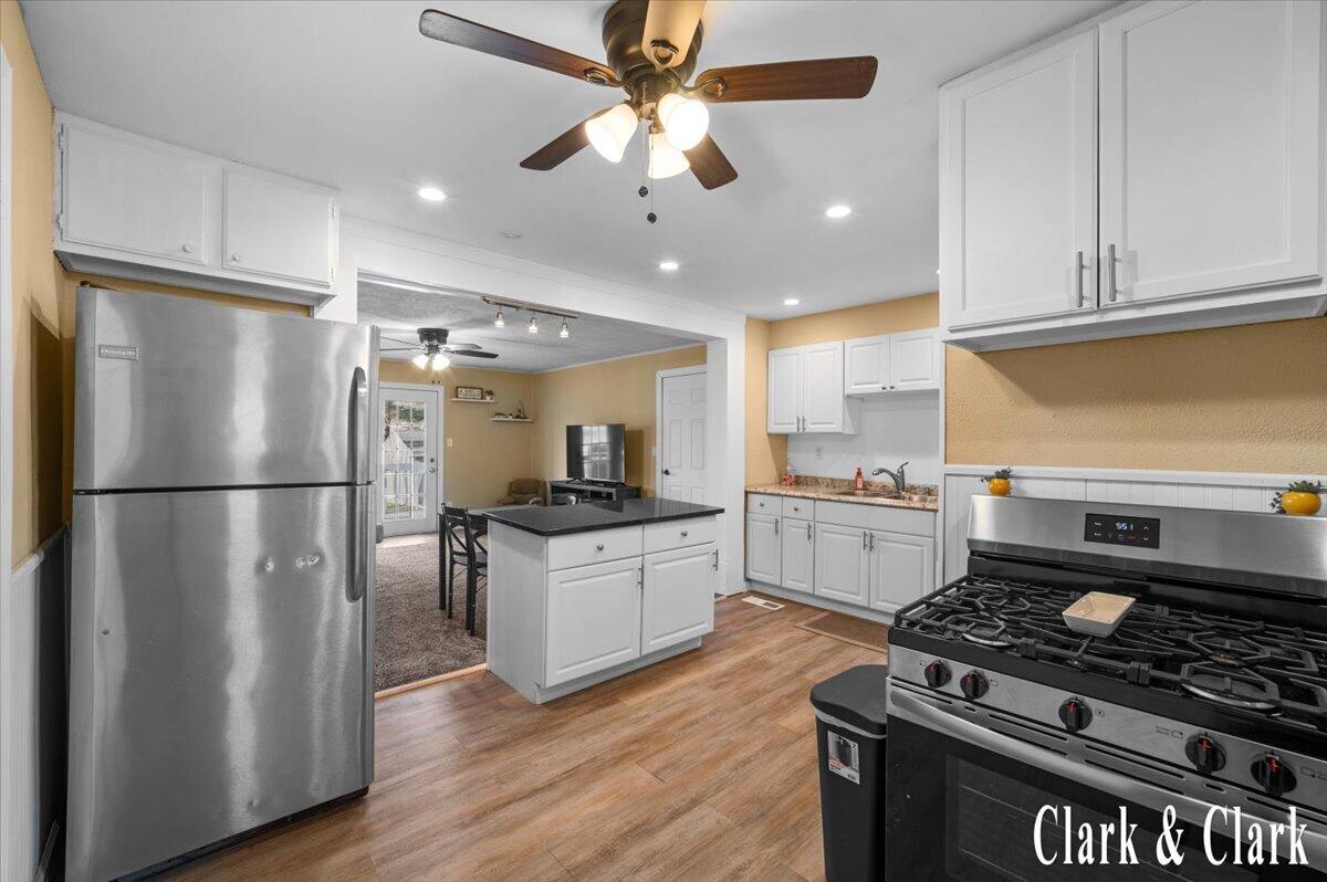 525 W Randall Street