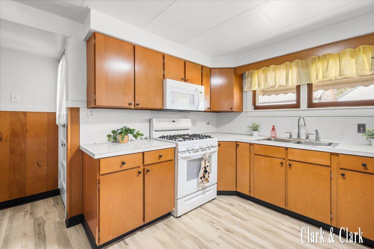 40 41st Street SW