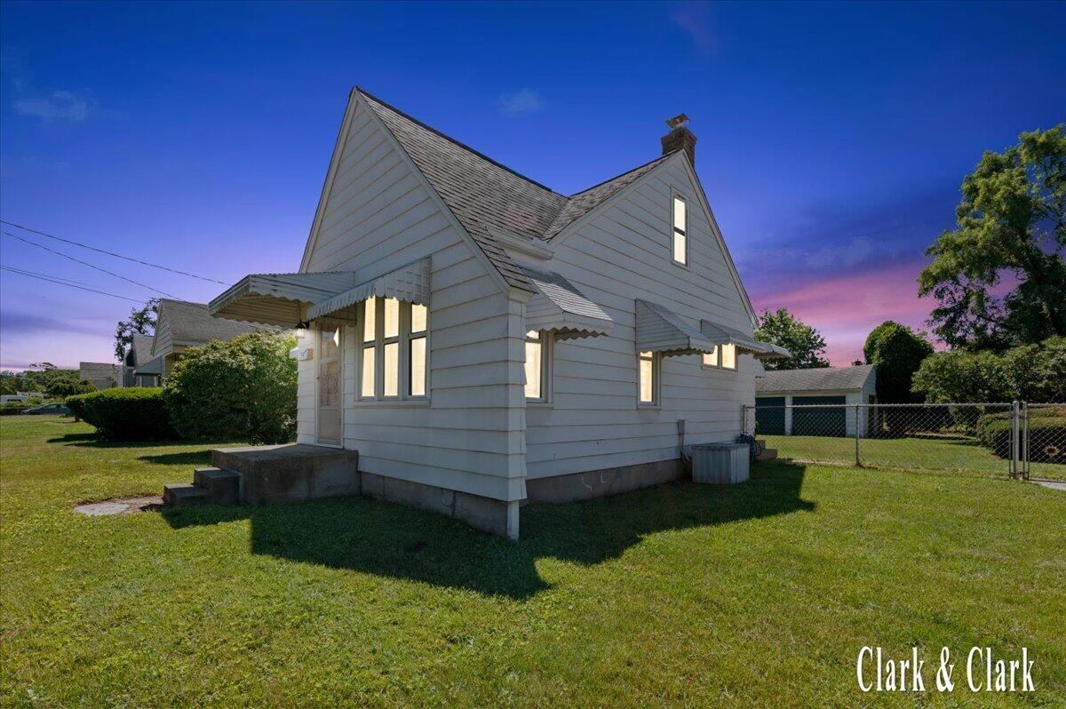 40 41st Street SW