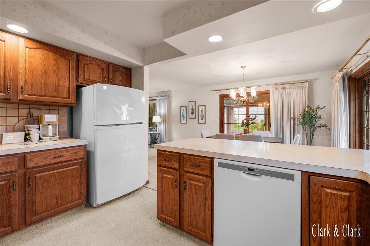 2220 Mission Hills Drive SE