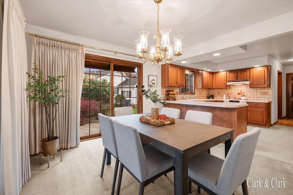 2220 Mission Hills Drive SE
