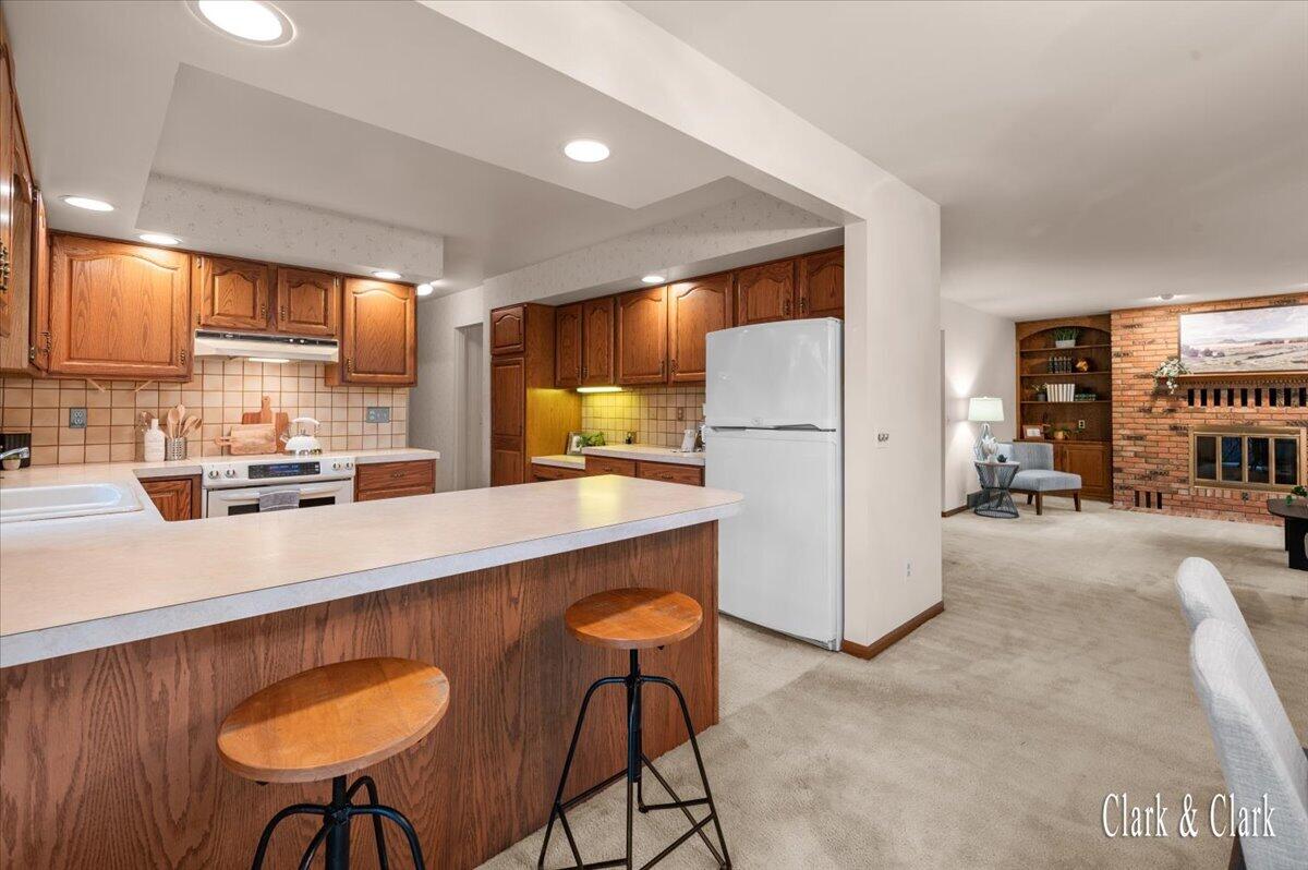 2220 Mission Hills Drive SE