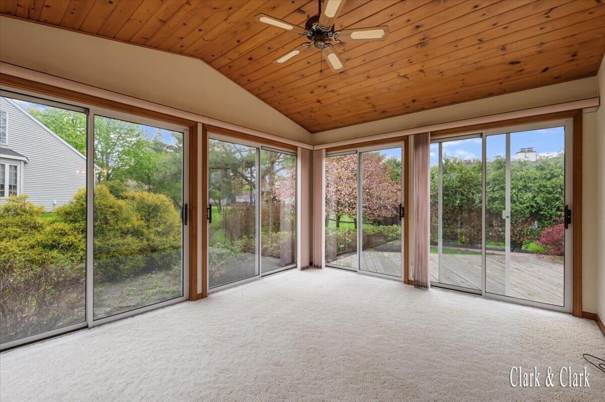 2220 Mission Hills Drive SE
