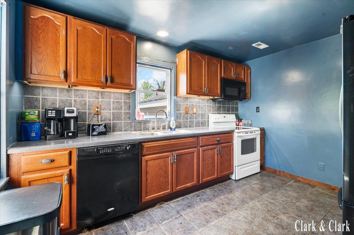 146 S Carleton Drive