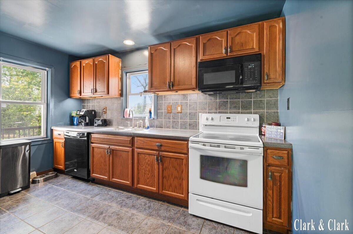 146 S Carleton Drive