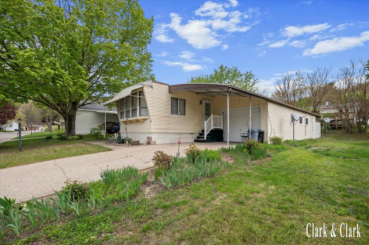 5694 N Seagull Drive NE
