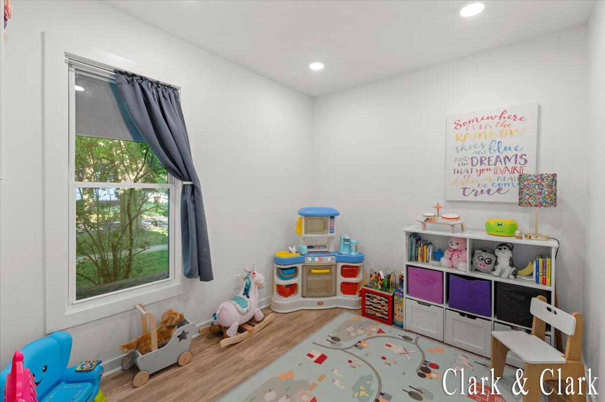536 E Bond Street