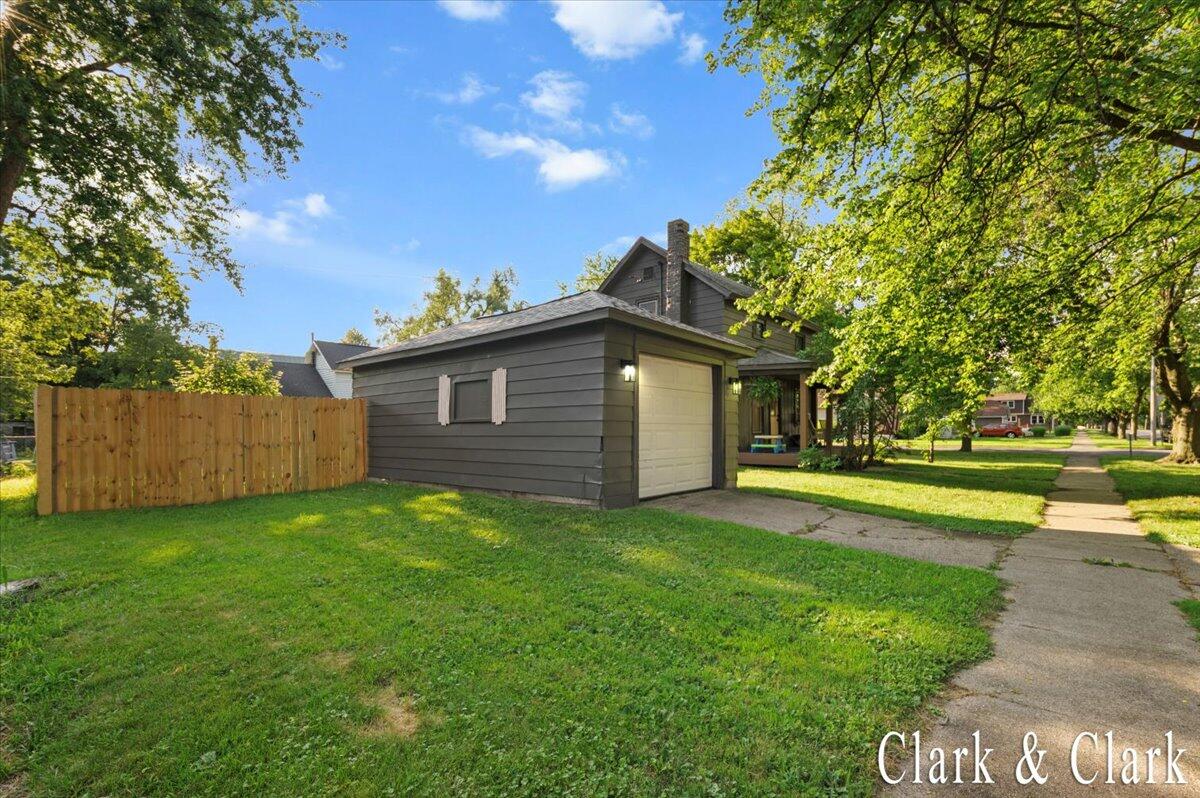 536 E Bond Street