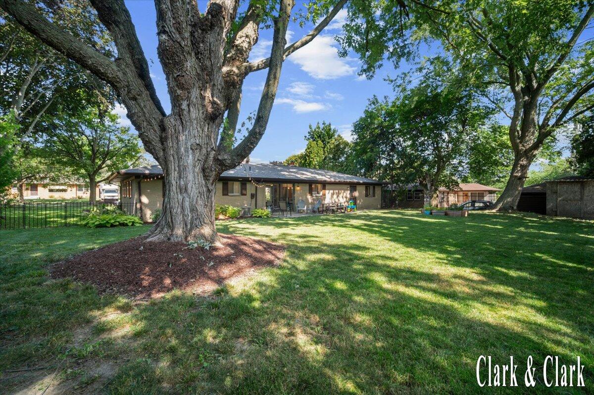 270 Lenora Avenue NW