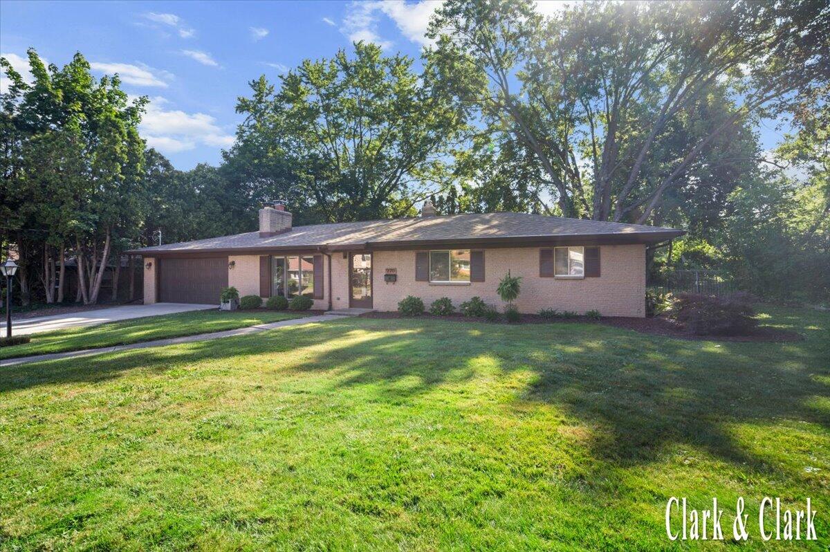 270 Lenora Avenue NW