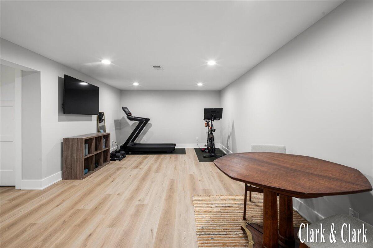 270 Lenora Avenue NW